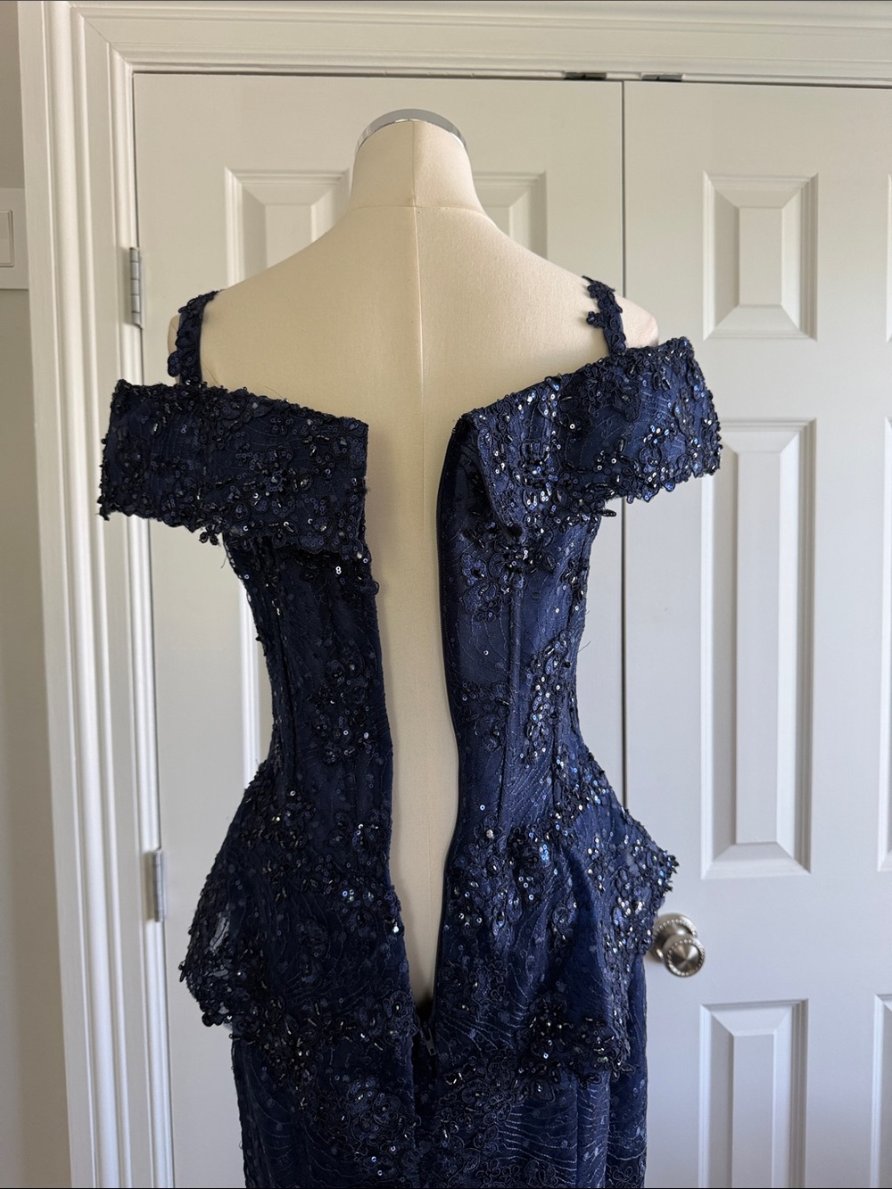 Ivonne D for Mon Cheri Off-Shoulder Sequins Embroidered Wedding MOB Gown Size6-8 - Picture 12 of 17